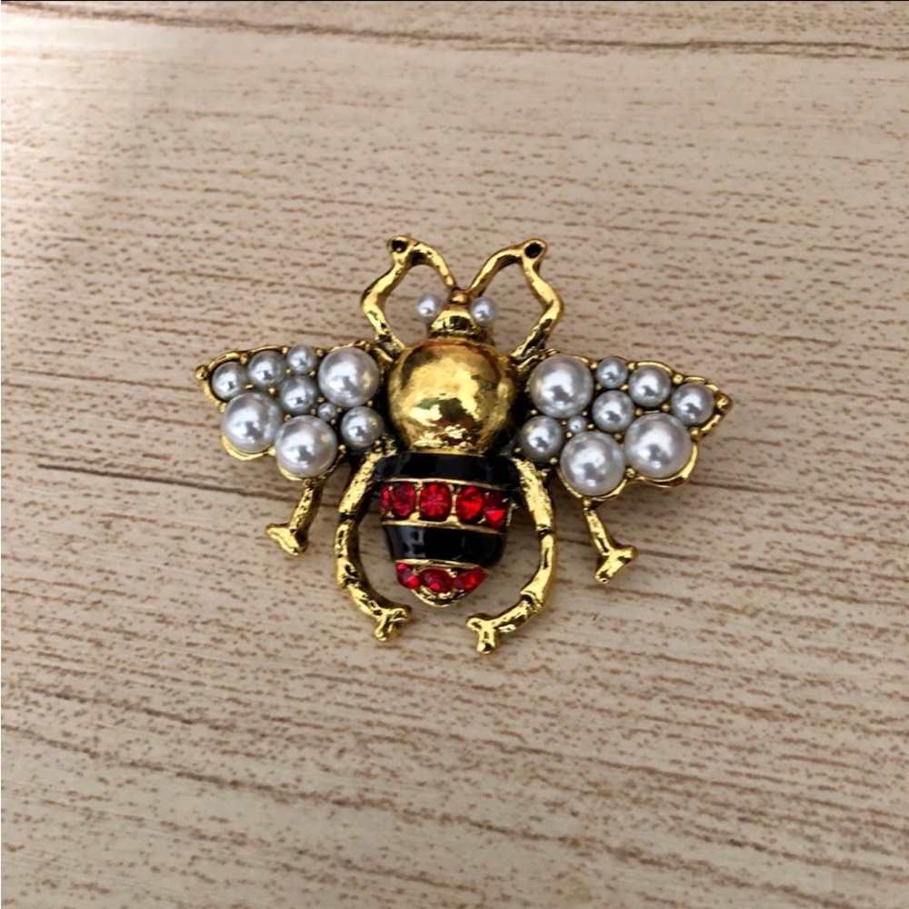 🎉New Fashion Pearl Bee Gold Bronze Color Brooch Pin - Picture 2 of 11